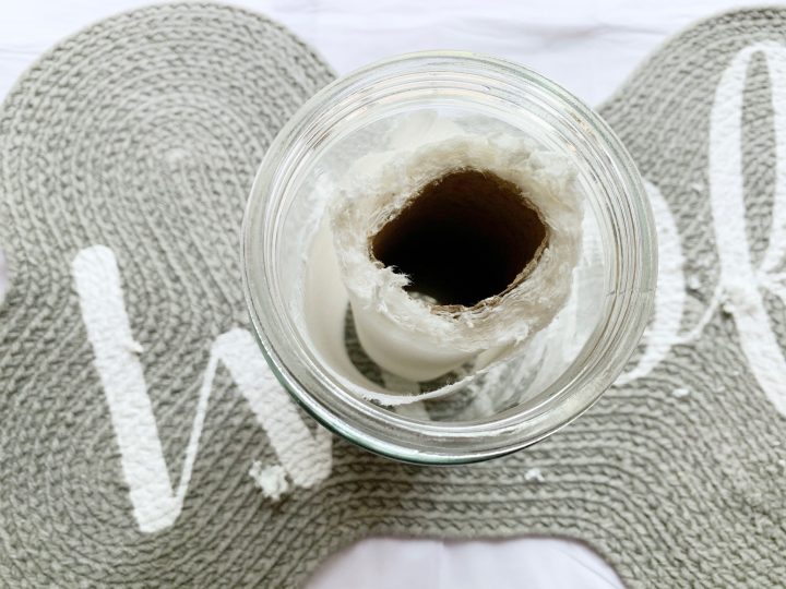 papertowels soaking in vinegar and water